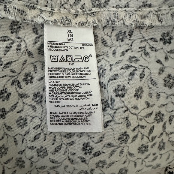 Old Navy XL Peasant Top Blouse Puffed Sleeve Smocked Back Floral‎ Print Button - Picture 7 of 9